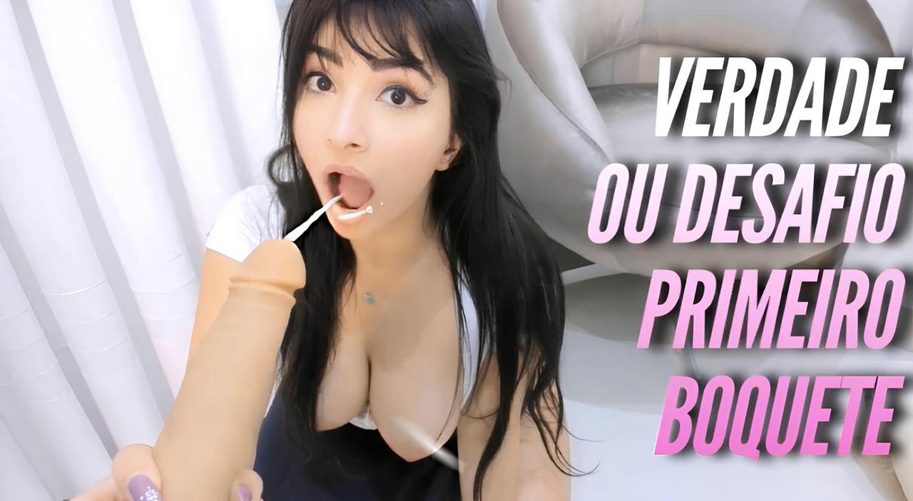 Estudante safada foi desafiada a fazer um boquete em você, mas enquanto ela estiver chupando o seu pau, você não pode gozar na boquinha dela. Será que você consegue se controlar ou vai estufar a boquinha dela de leitinho ?